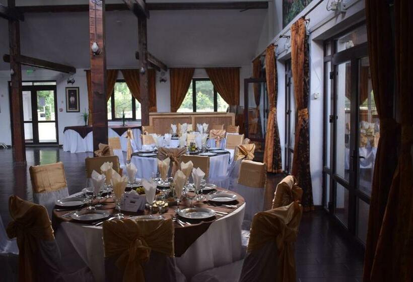 ホテル Fata Verde   La Padure