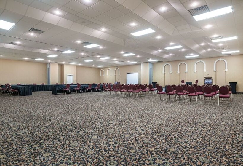 בית מלון כפרי Glengarry Extended Stays