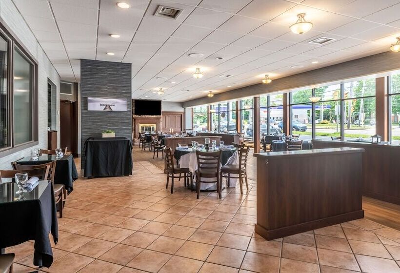 בית מלון כפרי Glengarry Extended Stays