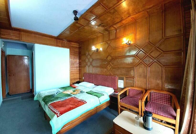 فندق Goroomgo Radha Continental Nainital