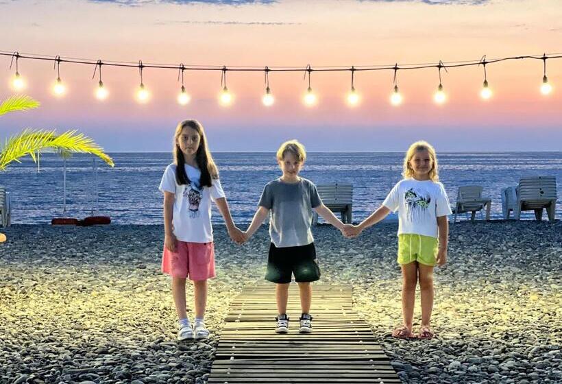 هتل Kvariati Palma