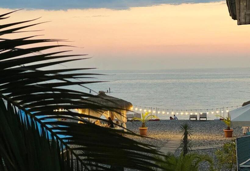 هتل Kvariati Palma