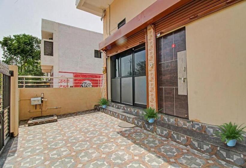 酒店 Oyo 90210 J D Guest House