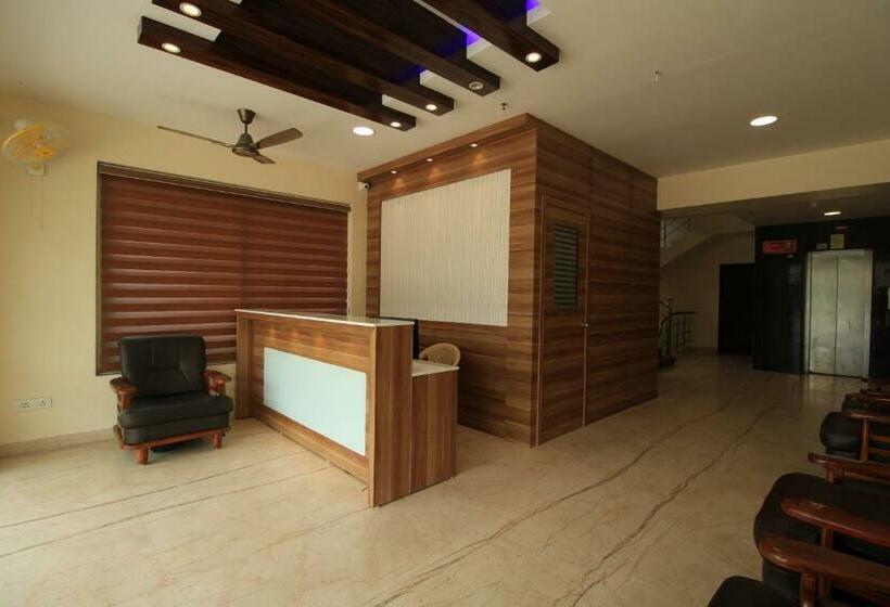 فندق Pondy Southern Residency