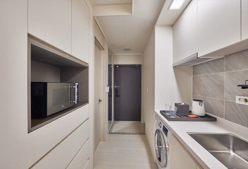 هتل Shiftdoor Residence Hari