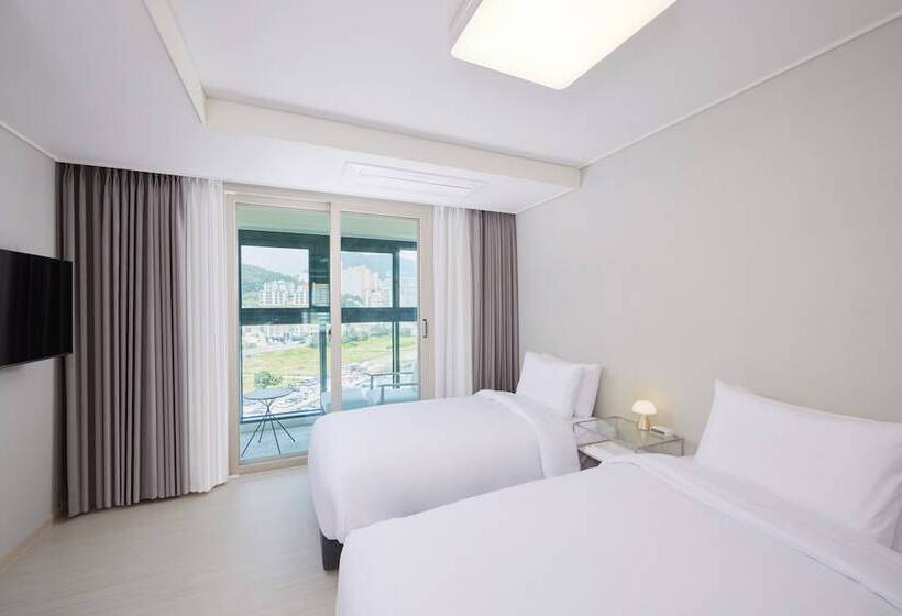 هتل Shiftdoor Residence Hari