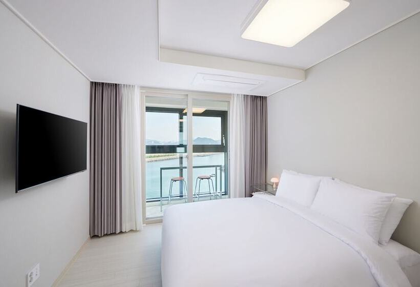 هتل Shiftdoor Residence Hari