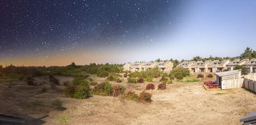 فندق Surfcrest Resort