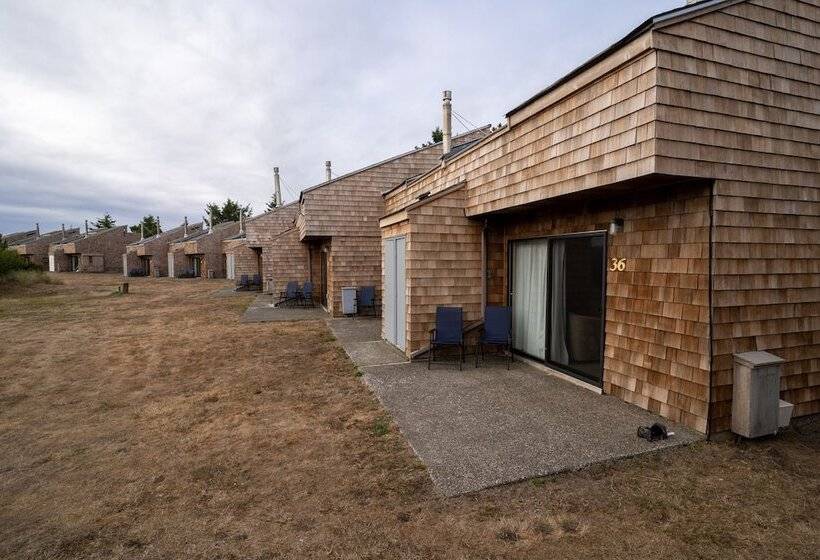 فندق Surfcrest Resort