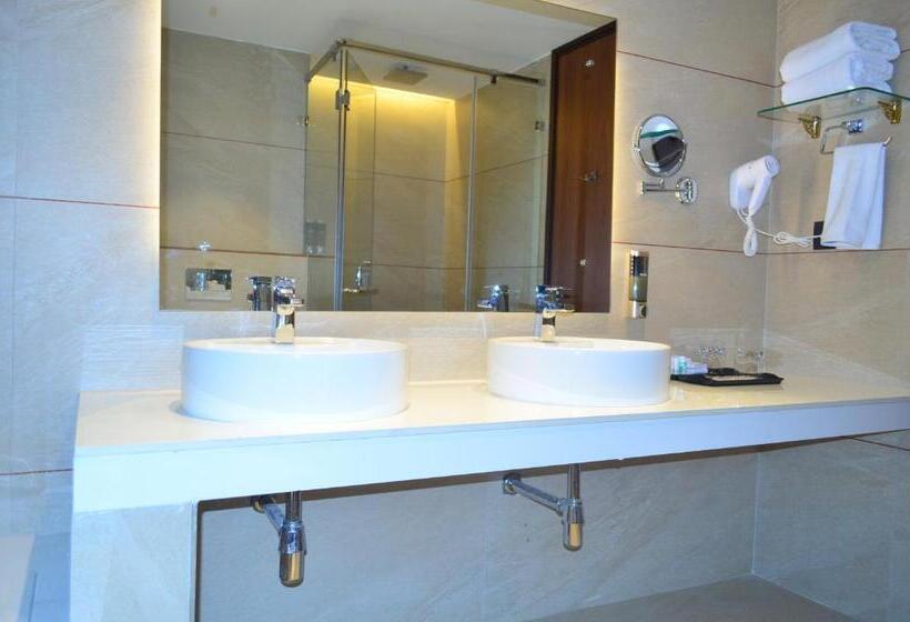 Hotel The Aurum Subrahmanya