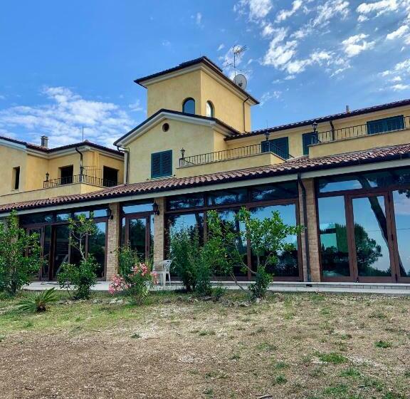 בית מלון כפרי Torre Del Gallo