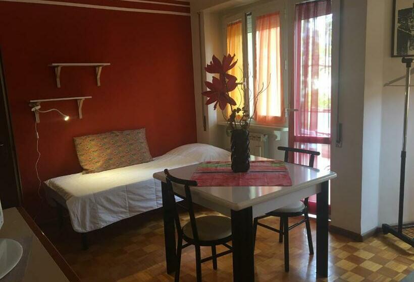 膳宿费 Affittacamere Ferranti Di Fronte Al Centro Di Selezione