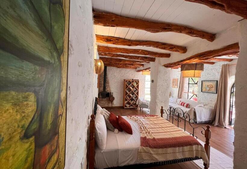 مسافرخانه Atlantis 12, Maison d'hôtes et d'art