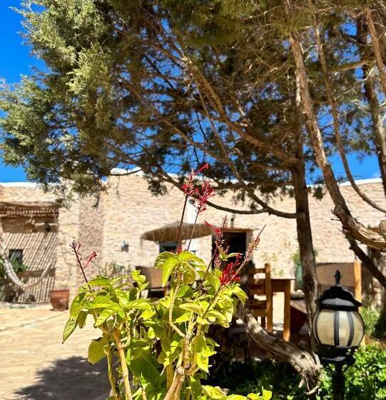 مسافرخانه Atlantis 12, Maison d'hôtes et d'art