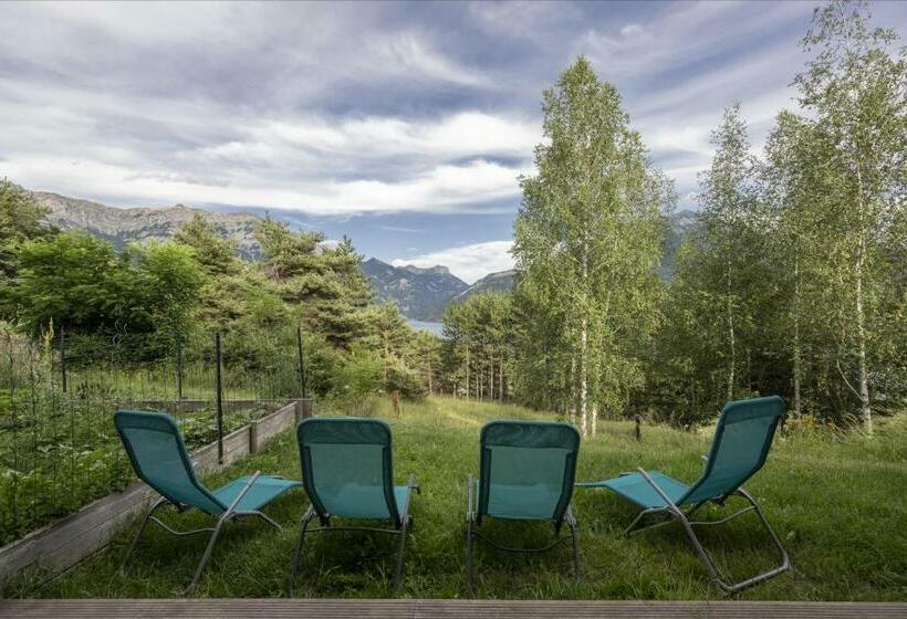 بنسيون L Eden Des Grisons