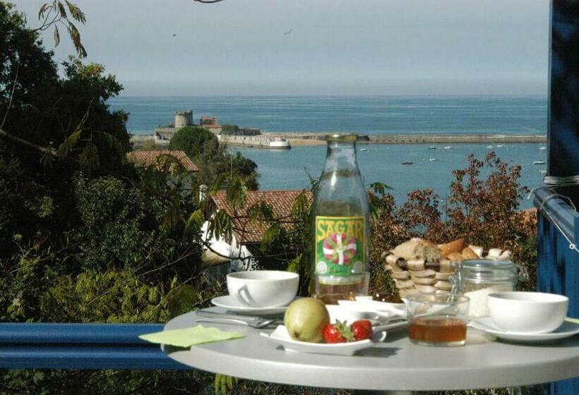 פנסיון Le Cèdre Bleu