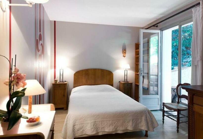 פנסיון Le Cèdre Bleu