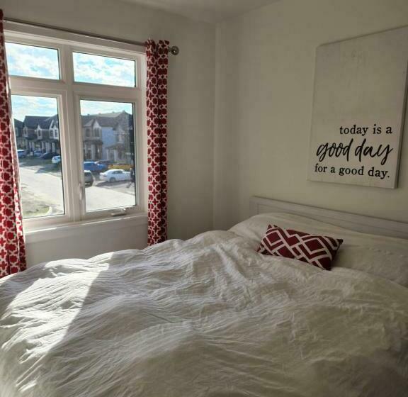 Пансион Place You Can Call Home !!! Near Ottawa Airport