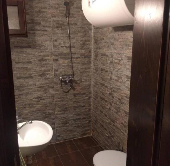 פנסיון Room For Guests