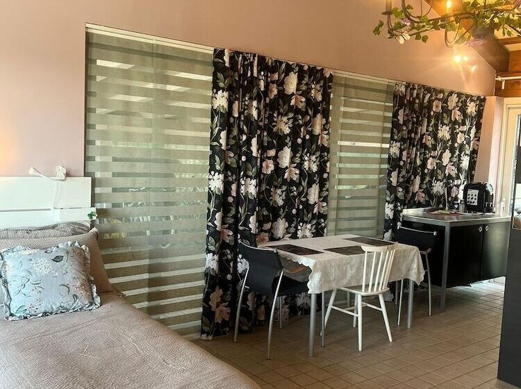 Пансион Room In B&b   Casa Belvedere   Complimentary Wifi And Private Parking