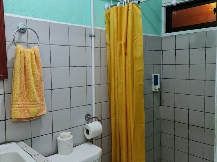 پانسیون Hostel Santafe