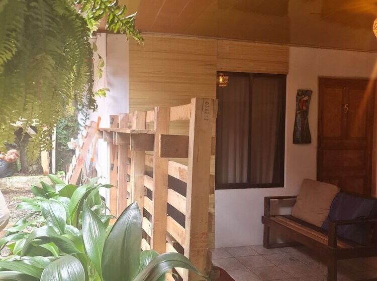 پانسیون Hostel Santafe