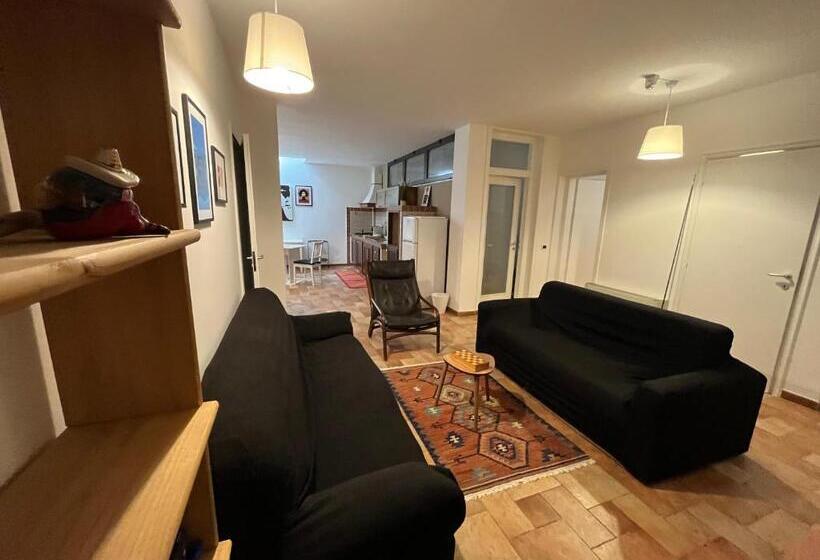 مبيت وإفطار Frank’s House 41 Underground