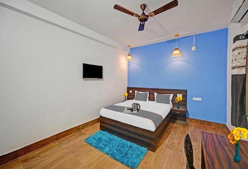 Hotel Capital O 90121 Madison Blue