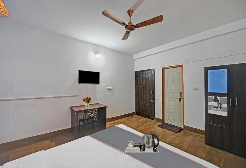 Hotel Capital O 90121 Madison Blue