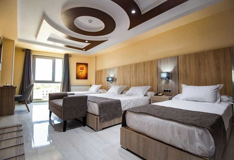 هتل Hôtel Zinou Zm