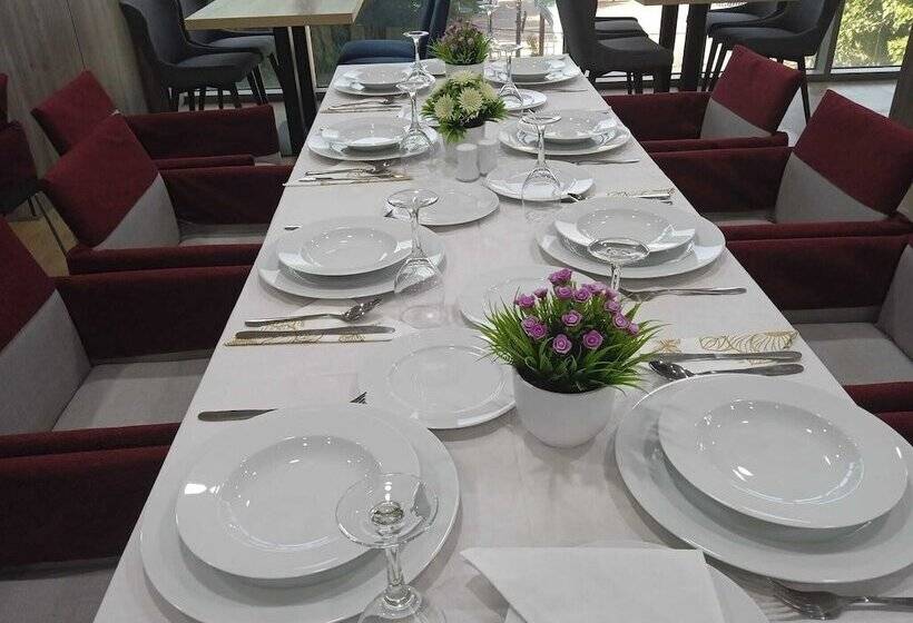 هتل Hôtel Zinou Zm