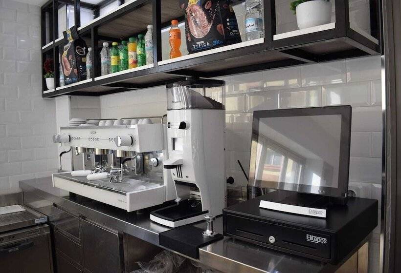 هتل Hôtel Zinou Zm