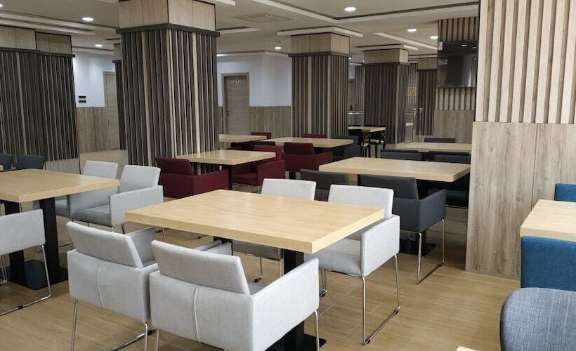 هتل Hôtel Zinou Zm