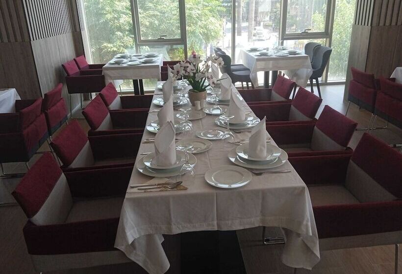 هتل Hôtel Zinou Zm