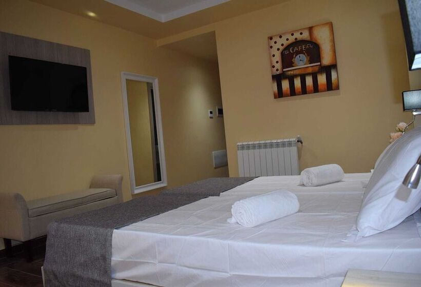 هتل Hôtel Zinou Zm