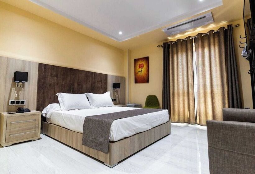 هتل Hôtel Zinou Zm