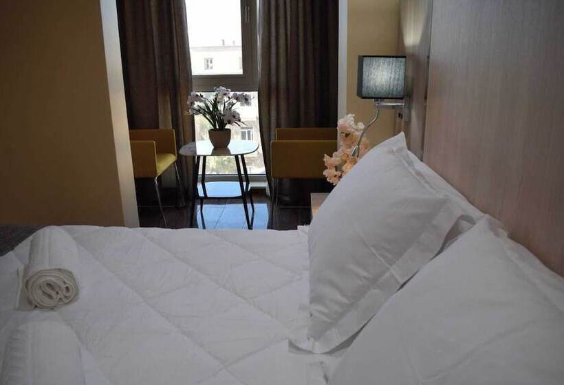 هتل Hôtel Zinou Zm