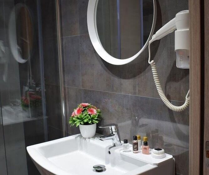 هتل Hôtel Zinou Zm