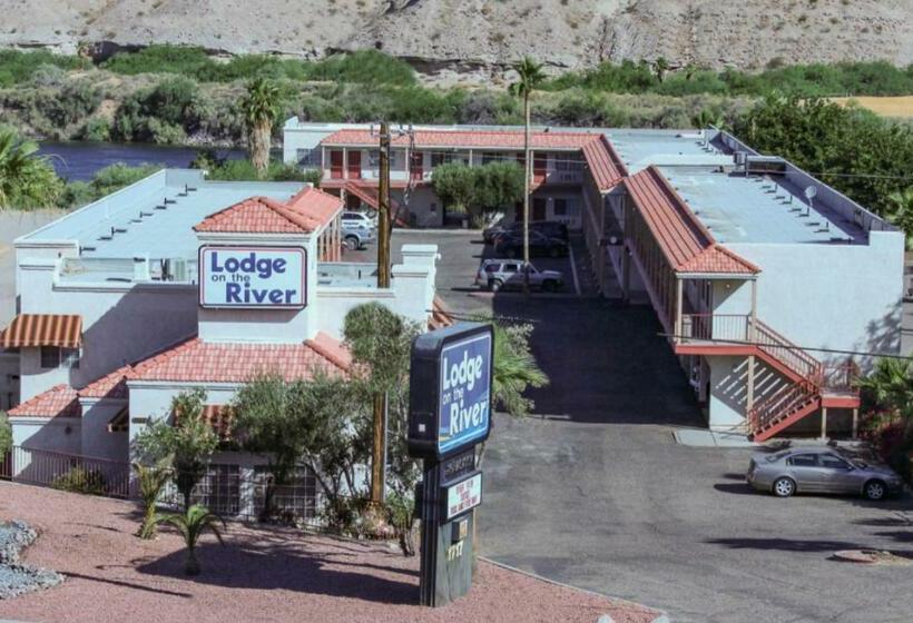 فندق Lodge On The River