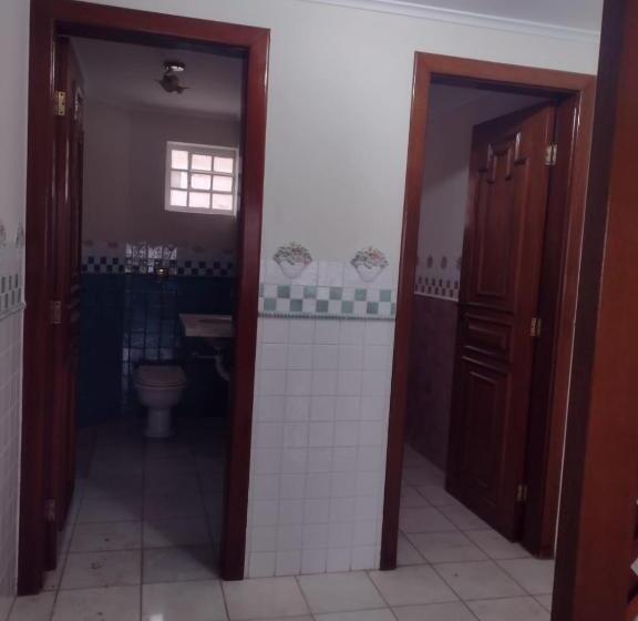 بنسيون Acomodações Anfitriã