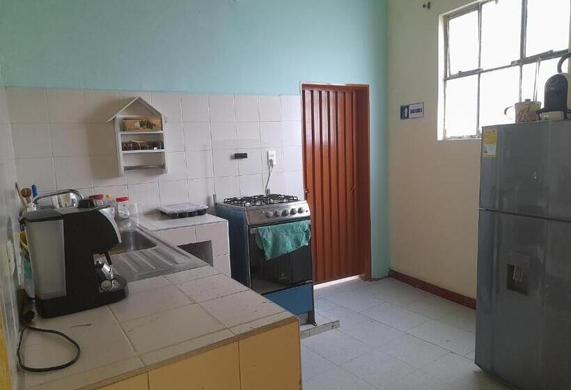 ペンション Hostal Heliconias