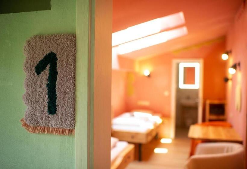 Panzió Podkrovní Pokojíky S Kuchyňkou A Venkovním I Vnitřním Posezením