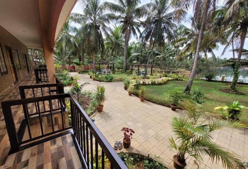 פנסיון Shimmering View