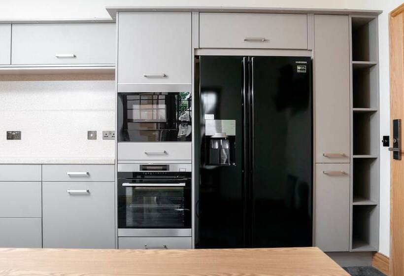 膳宿费 St Martins House Apartments