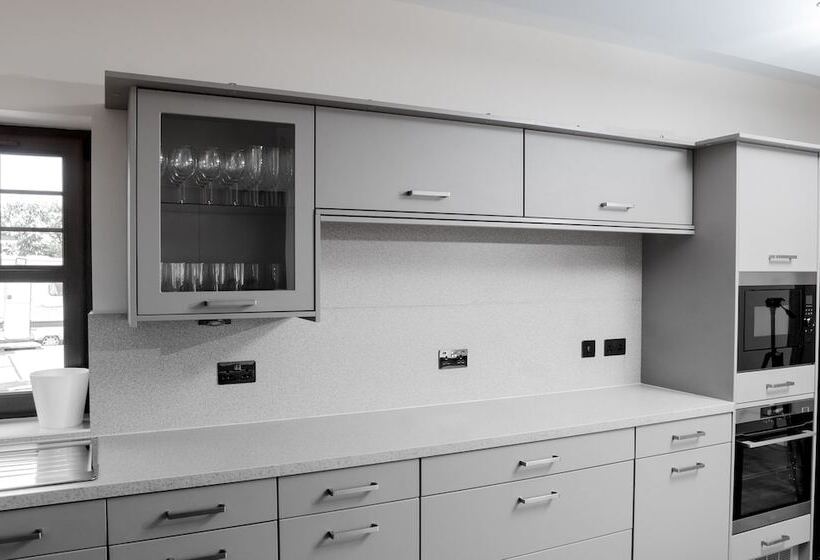 膳宿费 St Martins House Apartments