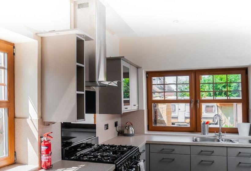 膳宿费 St Martins House Apartments