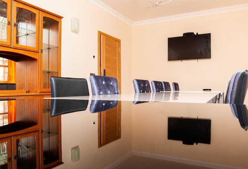 膳宿费 St Martins House Apartments