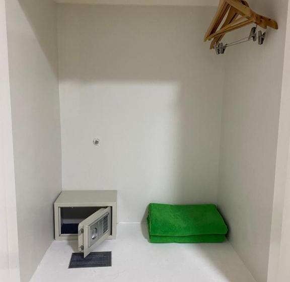 Studio W/pool Heated Jacuzzi, Near Clark Airprt&sm