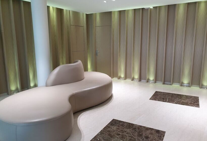 Eglise Catholique   Cosy And Bright Apartment In Montreux