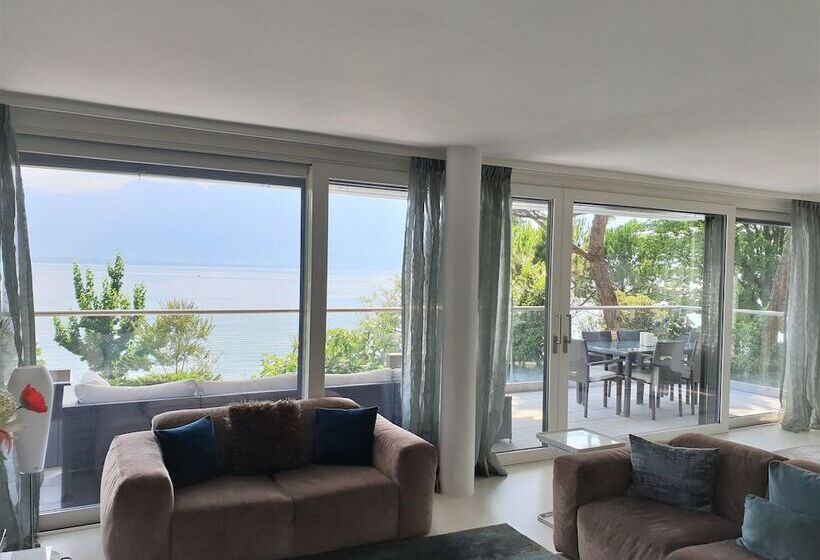 Eglise Catholique   Cosy And Bright Apartment In Montreux